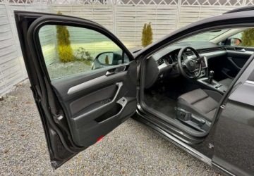Volkswagen Passat B8 Variant 2.0 TDI BlueMotion SCR 150KM 2018 Volkswagen Passat Volkswagen Passat 2.0 TDI BMT Comfortline 2.0 Diesel, zdjęcie 33