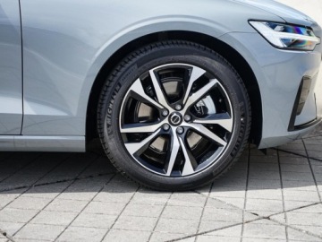 Volvo V60 II  2026 2.0 B4 Plus Dark (197 KM) Podgrzewana szyba przednia, zdjęcie 12