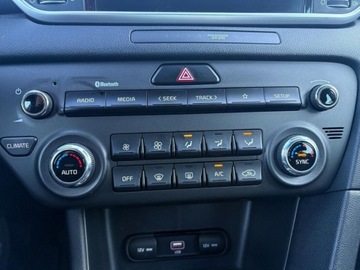 Kia Sportage IV SUV Facelifting 1.6 T-GDI 177KM 2021 Kia Sportage 1.6 T - GDI DCT 177 KM Tempomat Kamera Cofania 1.6 177KM, zdjęcie 17