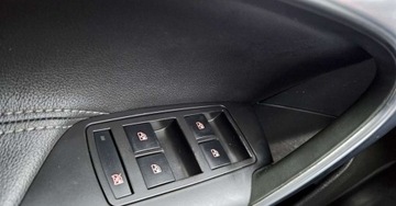 Opel Insignia I Sports Tourer 1.6 Turbo ECOTEC 180KM 2009 Opel Insignia Opel Insignia 1.6 Turbo Sport 1.6 Benzyna 180KM, zdjęcie 17