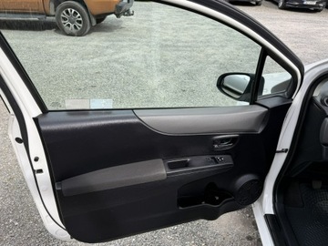 Toyota Yaris III Hatchback 5d 1.0 VVT-i 69KM 2012 Toyota Yaris Salon Polska . Bezwypadkowy. Navigacj, zdjęcie 10