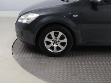 Kia Ceed I Hatchback 1.4 109KM 2008 Kia Ceed 1.4 CVVT, Klima, Parktronic, zdjęcie 14