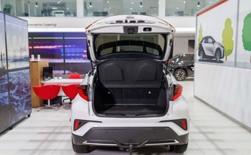 Toyota C-HR I Crossover Facelifting 2.0 Hybrid Dynamic Force 184KM 2023 Toyota C-HR 2.0 Hybrid GR Sport 2.0 Hybryda 184KM, zdjęcie 17