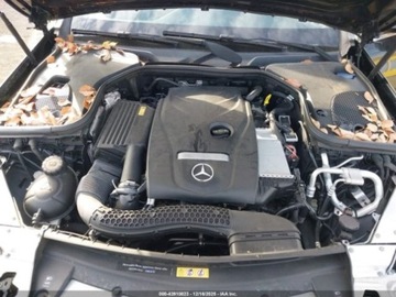 Mercedes Klasa E W213 2017 Mercedes-Benz Klasa E 2017 MERCEDES-BENZ E 300 2.0 Benzyna 241KM, zdjęcie 8