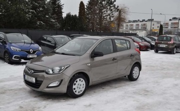 Hyundai i20 I Hatchback 5d Facelifting 1.2 DOHC 85KM 2013 Hyundai i20 LIFT Benzyna 1.2 Klimatyzacja 1.2 Benzyna 85KM