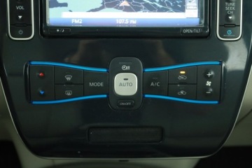 Nissan Leaf I Hatchback 5d Elektryczny 109KM 2012 Nissan Leaf 24 kWh, Automat, Klima, Klimatronic, zdjęcie 14