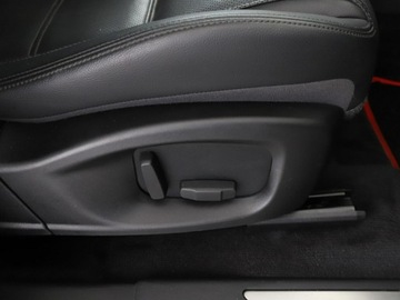 Jaguar E-Pace SUV 2.0 i4D 150KM 2020 Jaguar E-Pace 2.0d Automat AWD Nawigacja Tempomat, zdjęcie 37