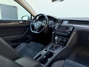 Volkswagen Passat B8 Variant 1.8 TSI BlueMotion Technology 180KM 2015 Volkswagen Passat Highline Digital Full LED DSG W-wa, zdjęcie 6
