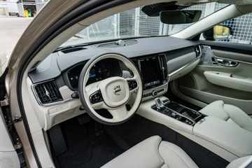 Volvo V90 II Plug-In Facelifting 2.0 T8 Plug-In Hybrid 455KM 2025 Volvo V90 Ultra Dark T8 AWD Plug-in hybrid (310 +, zdjęcie 13