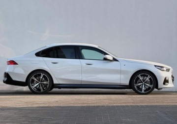 BMW Seria 5 G90-91 2025 BMW Seria 5 I wlasciciel Hak M Sport Gwarancja Bezwypadkowy FVAT23, zdjęcie 2