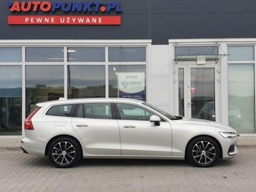 Volvo V60 II  Kombi 2.0 D3 150KM 2020 Volvo V60 Momentum Pro, zdjęcie 3