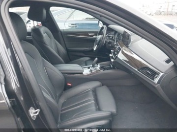 BMW Seria 5 G30-G31 2019 BMW Seria 5 2019 BMW 530E IPERFORMANCE 2.0 Benzyna 180KM, zdjęcie 5