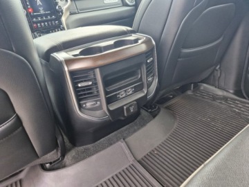 Dodge Ram V 5.7 HEMI 401KM 2021 Dodge RAM Ful Opcja przebieg 4 tys km 5.7 Benzyna zarejestrowany 1 wlascic, zdjęcie 21