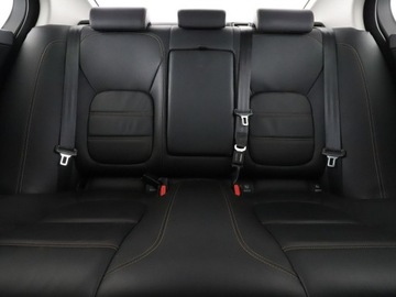 Jaguar XE Sedan 2.0 i4 180KM 2018 Jaguar XE niski przebieg skóra navi virtual, zdjęcie 17