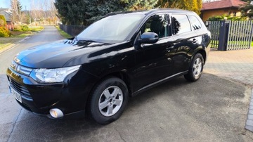 Mitsubishi Outlander III 2013 Mitsubishi Outlander 2.3 DID Intense+ 4WD 2013r, zdjęcie 21