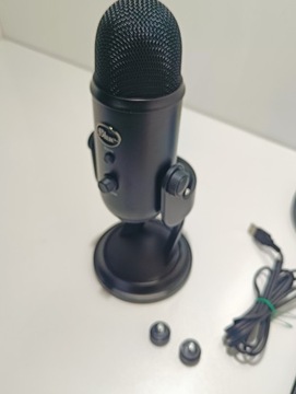 Микрофон Logitech G Blue Yeti Gaming Streaming Kit