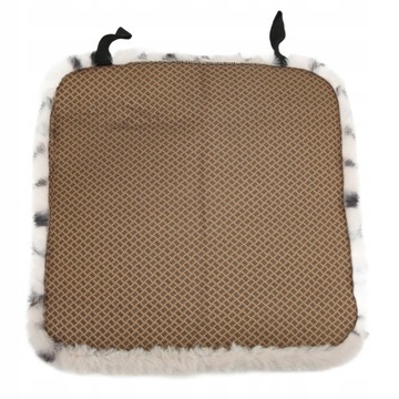 Универсальная подушка переднего сиденья.