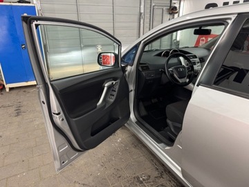 Toyota Verso Minivan 1.8 Valvematic 147KM 2010 Toyota Verso duze rodzinne 7osobowe przestronne auto w benzynie i automac, zdjęcie 19