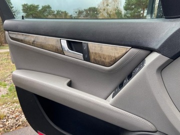 Mercedes Klasa C W204 2008 Mercedes-Benz Klasa C Mercedes-Benz C220 Automat Jeden Wlasciciel Niski Pr, zdjęcie 30