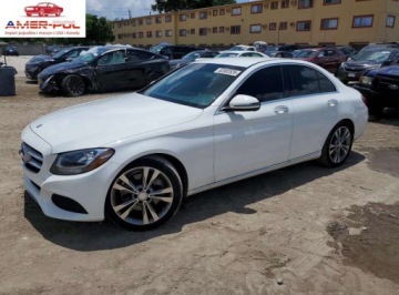 Mercedes Klasa C W205 2016 Mercedes-Benz Klasa C 300 2016 2.0 Benzyna 254KM