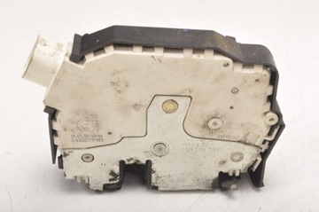 LAND ROVER DISCOVERY II L318 ZÁMEK DVEŘE PRAVÝ ZADNÍ