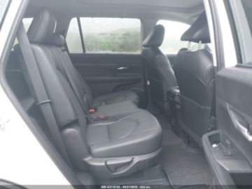 Toyota 2024 Toyota Grand Highlander Hybrid XLE 2024 2.5l 2.5 Hybryda 186KM, zdjęcie 12