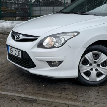 Hyundai i30 I CW Facelifting 1.4 DOHC 109KM 2011 Hyundai i30 1.4 Benzyna Blue Classic Manual 109KM, zdjęcie 4