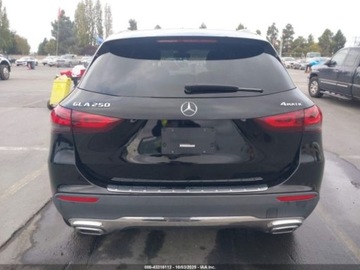 Mercedes GLA II 2022 Mercedes-Benz GLA 2022 r., 2,0 L 250 4MATIC 2.0 Benzyna 221KM, zdjęcie 4