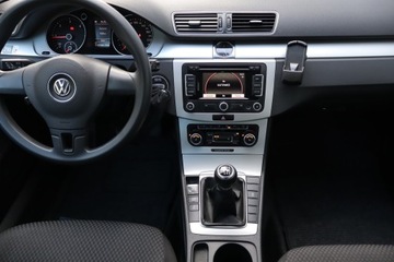 Volkswagen Passat B7 Variant 2.0 TDI CR DPF BlueMotion 140KM 2011 VW Passat 2.0 TDI, 1. Właściciel, Navi, Klima, zdjęcie 11