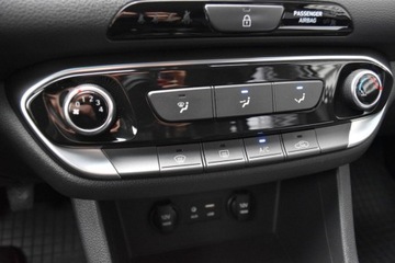 Hyundai i30 III Wagon 1.0 T-GDi 120KM 2019 Hyundai i30 Salon PL T-GDi 120 KM Combi Classic Business Klima Bezwypadkowy, zdjęcie 17