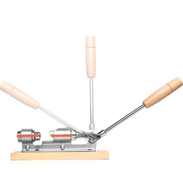 ЩЕЛКУНЧИК НА ПРОЧНОЙ СТАЛЬНОЙ ПОДСТАВКЕ