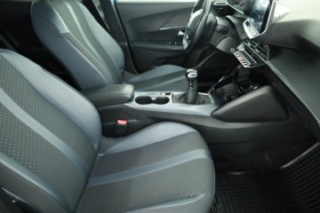 Peugeot 2008 II SUV 1.2 PureTech 130KM 2020 Peugeot 2008 1.2 PureTech, Salon Polska, zdjęcie 6