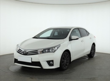 Toyota Corolla XI Sedan 1.6 Valvematic 132KM 2015 Toyota Corolla 1.6 Valvematic, Salon Polska, zdjęcie 1