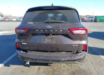 Ford Kuga III 2023 Ford Kuga 2023, 2.0L, 4x4, ST-LINE ELITE, od ubezpieczalni 2.0 Benzyna, zdjęcie 5