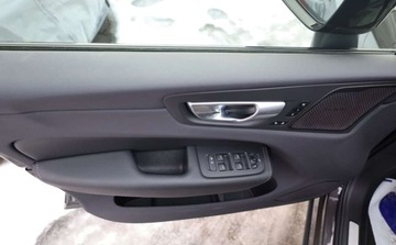 Volvo XC60 II 2023 Volvo XC 60 Volvo XC 60 T6 AWD Plug-In Hybrid R-Design 2.0 Hybryda Plug-in, zdjęcie 25