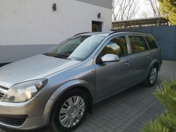 Opel Astra H Kombi 1.9 CDTI ECOTEC 120KM 2005 Opel Astra 1.9 CDTI 120KM Klimatyzacja Elektryka, zdjęcie 9