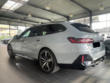 BMW Seria 5 G90-91 Touring 2.0 520d 197KM 2025 Touring 520d xDrive Sport Combi 2.0 (197KM) 2025, zdjęcie 1