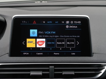 Peugeot 3008 I Crossover Facelifting 1.2 PureTech 130KM 2016 Peugeot 3008 1.2 PureTech, Salon Polska, zdjęcie 11