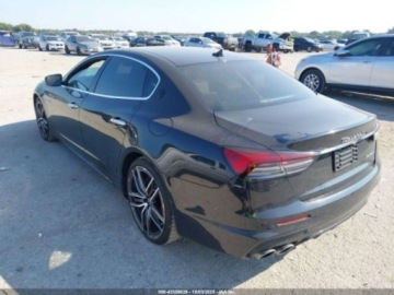 Maserati Quattroporte II 2022 Maserati Quattroporte Modena, 2022r., 3.0L 3.0 Benzyna 424KM, zdjęcie 5