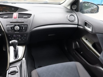 Honda Civic IX Hatchback 5d 1.8 i-VTEC 142KM 2013 Honda Civic 1.8 i-VTEC, Salon Polska, Serwis ASO, zdjęcie 7