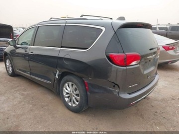 Chrysler Pacifica II 2018 Chrysler Pacifica 2018 Chrysler Pacifica Touring L FWD 3.6 Benzyna 293KM, zdjęcie 2