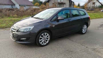 Opel Astra J Sports Tourer Facelifting 1.4 Turbo ECOTEC 140KM 2013 Opel Astra Opel Astra J 1.4 Turbo 140 KM benzyna Z Niemiec 1.4 Benzyna, zdjęcie 1