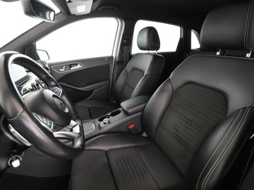 Mercedes Klasa B W246 Sports Tourer Facelifting 2.0 220 184KM 2018 Mercedes B 220 4x4 automat full LED navi klima, zdjęcie 12