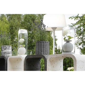 СТЕКЛЯННЫЙ АППАРАТ НА БЕТОННОМ ОСНОВАНИИ ваза Ø15,2x40см