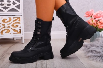БОТИНКИ ЖЕНСКИЕ, ВЫСОКИЕ ТРЭПОВЫЕ БОТИНКИ