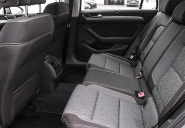 Volkswagen Passat B8 Variant Facelifting 2.0 TDI SCR 200KM 2023 Volkswagen Passat Variant 2.0TDI 150KM Business DSG, Podgrzewane Fotele, T, zdjęcie 10