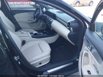 Mercedes Klasa A W177/V177 2019 Mercedes-Benz Klasa A 2019r., 2.0l, od ubezpieczalni 2.0 Benzyna 188KM, zdjęcie 8