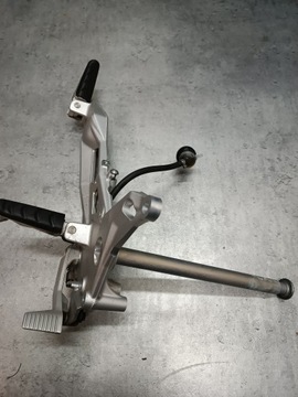 BMW F 900R 2022R WSPORNIK STOPKI PRAWY