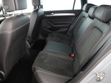 Volkswagen Passat B8 2022 Volkswagen Passat Variant 218kM | DCC | Hak | Alca, zdjęcie 11