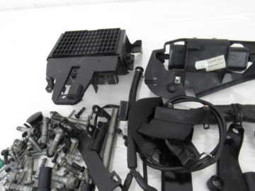 Болты + шайбы + клипсы и т.д. KTM Duke 790, 19r ABS